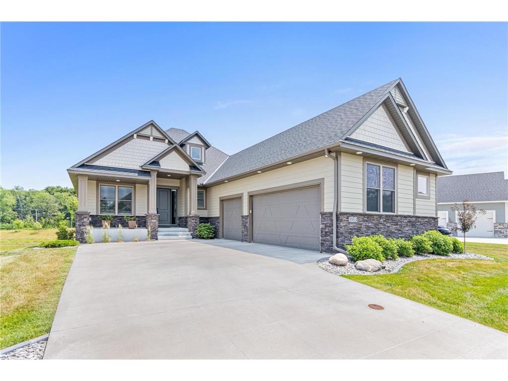 1953 Annika Drive N Lake Elmo MN 55042 6472852 image1