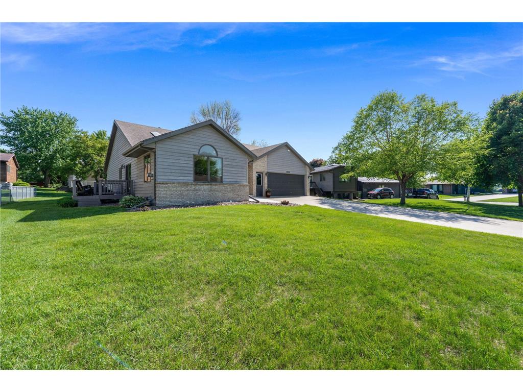 1955 Dorathea Boulevard Worthington MN 56187 7078224 image2
