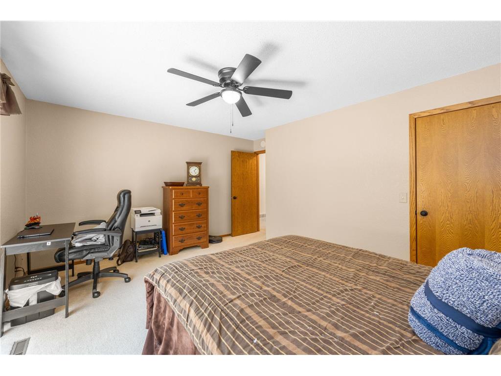 1955 Dorathea Boulevard Worthington MN 56187 7078224 image31