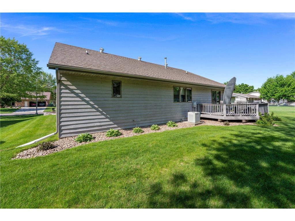 1955 Dorathea Boulevard Worthington MN 56187 7078224 image74