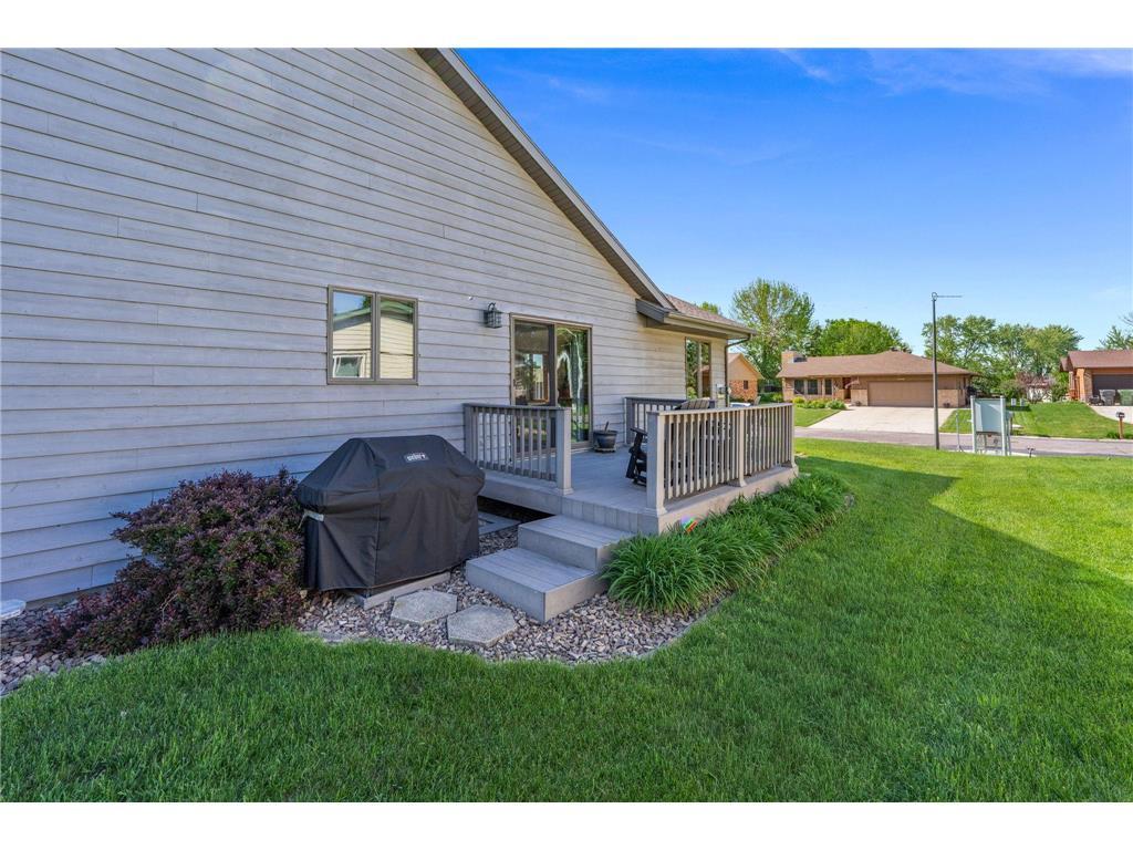 1955 Dorathea Boulevard Worthington MN 56187 7078224 image82