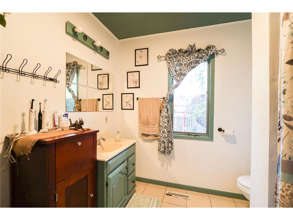 1955 Margaret Street Saint Paul MN 55119 7068569 image7