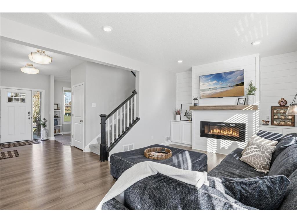 1955 Red Oak Path Shakopee MN 55379 6817796 image20