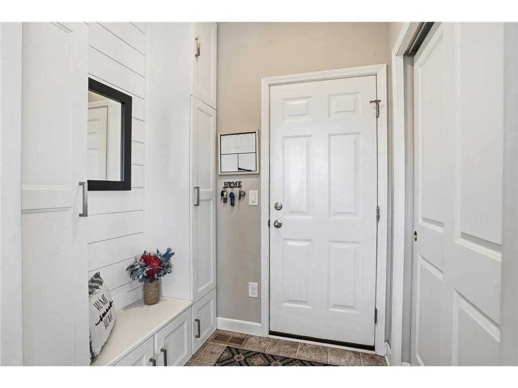 1955 Red Oak Path Shakopee MN 55379 6817796 image32