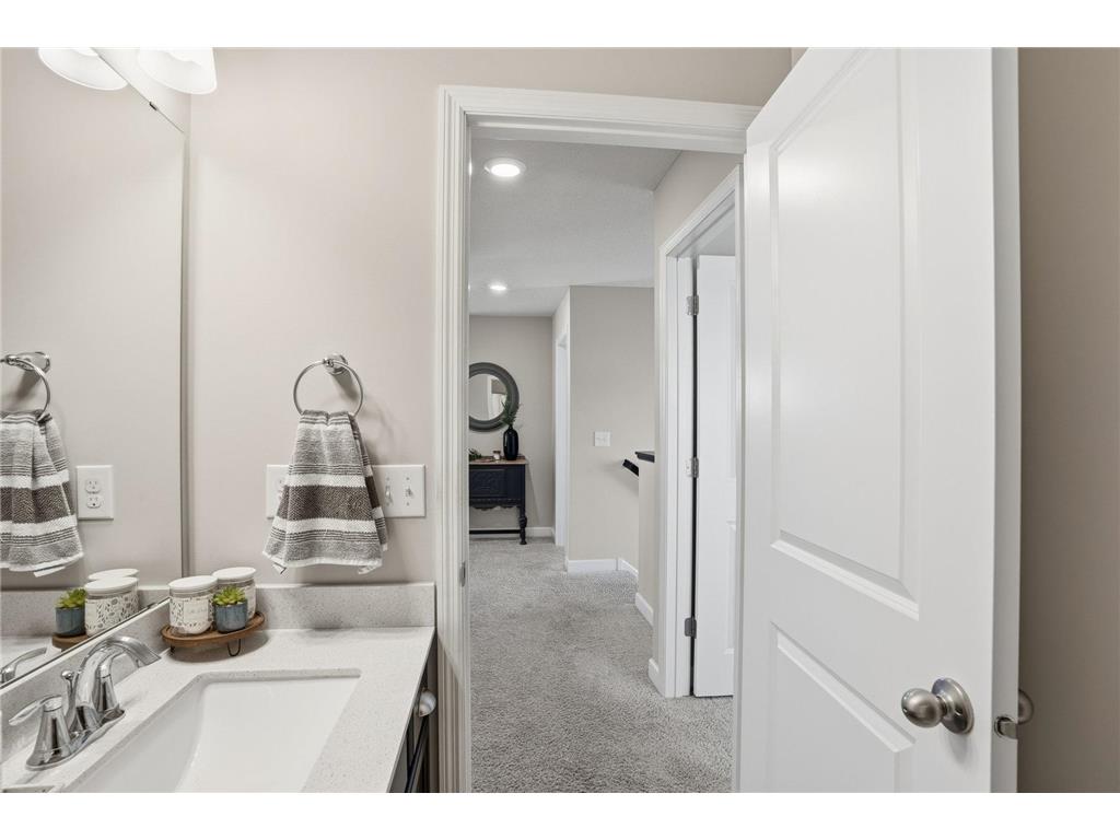 1955 Red Oak Path Shakopee MN 55379 6817796 image42