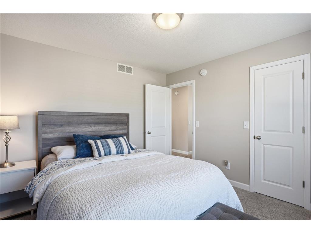 1955 Red Oak Path Shakopee MN 55379 6817796 image47