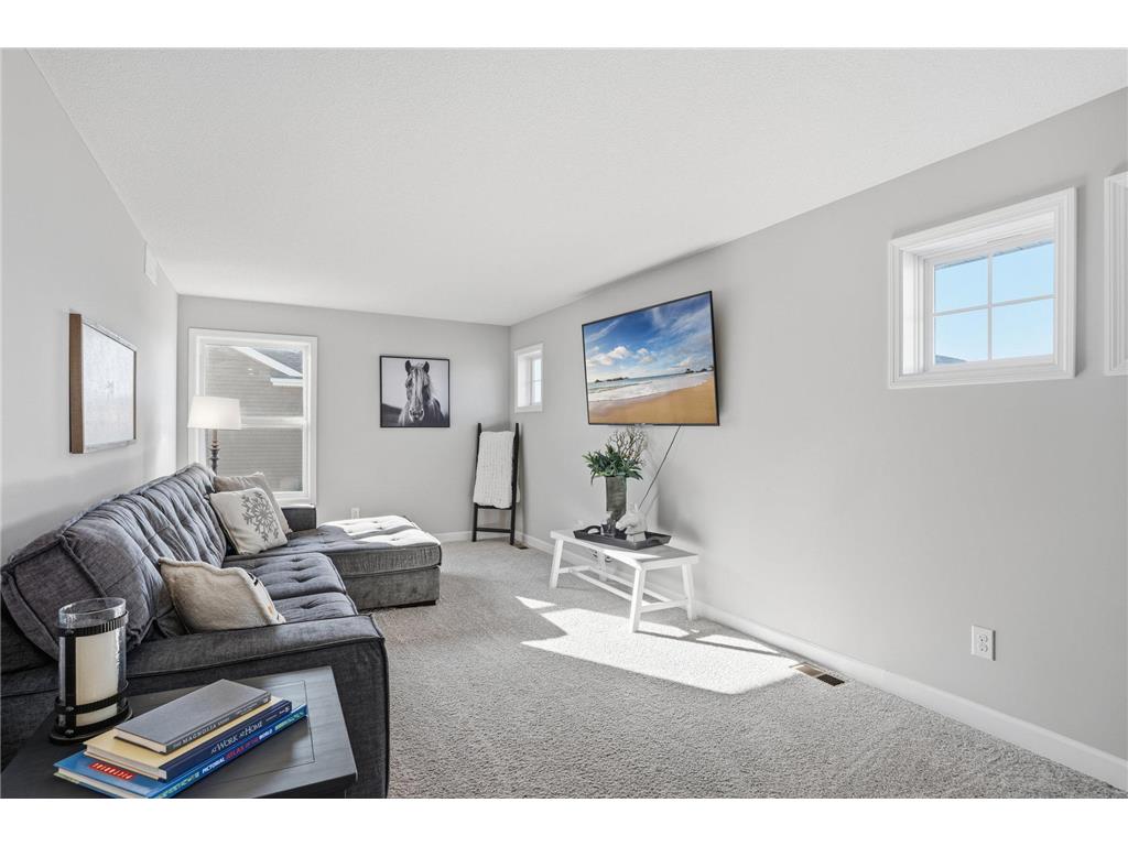 1955 Red Oak Path Shakopee MN 55379 6817796 image49