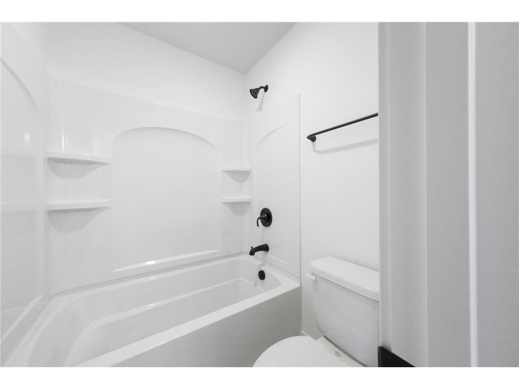 1955 Royal Boulevard N Lake Elmo MN 55042 6813692 image22