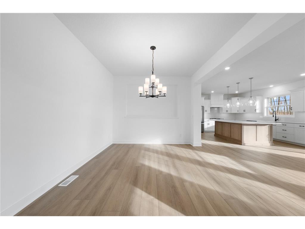 1955 Royal Boulevard N Lake Elmo MN 55042 6813692 image8