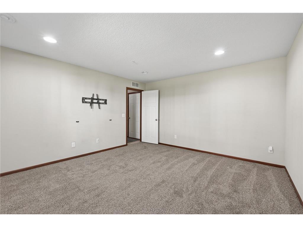 1957 Commonwealth Boulevard #4 Chanhassen MN 55317 7074577 image37
