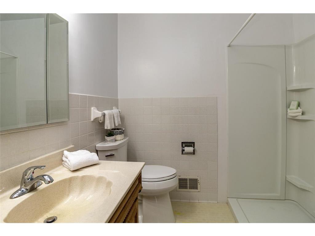 1957 Payne Avenue Maplewood MN 55117 7099357 image16