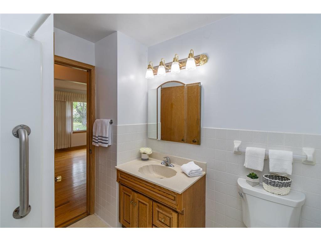 1957 Payne Avenue Maplewood MN 55117 7099357 image17