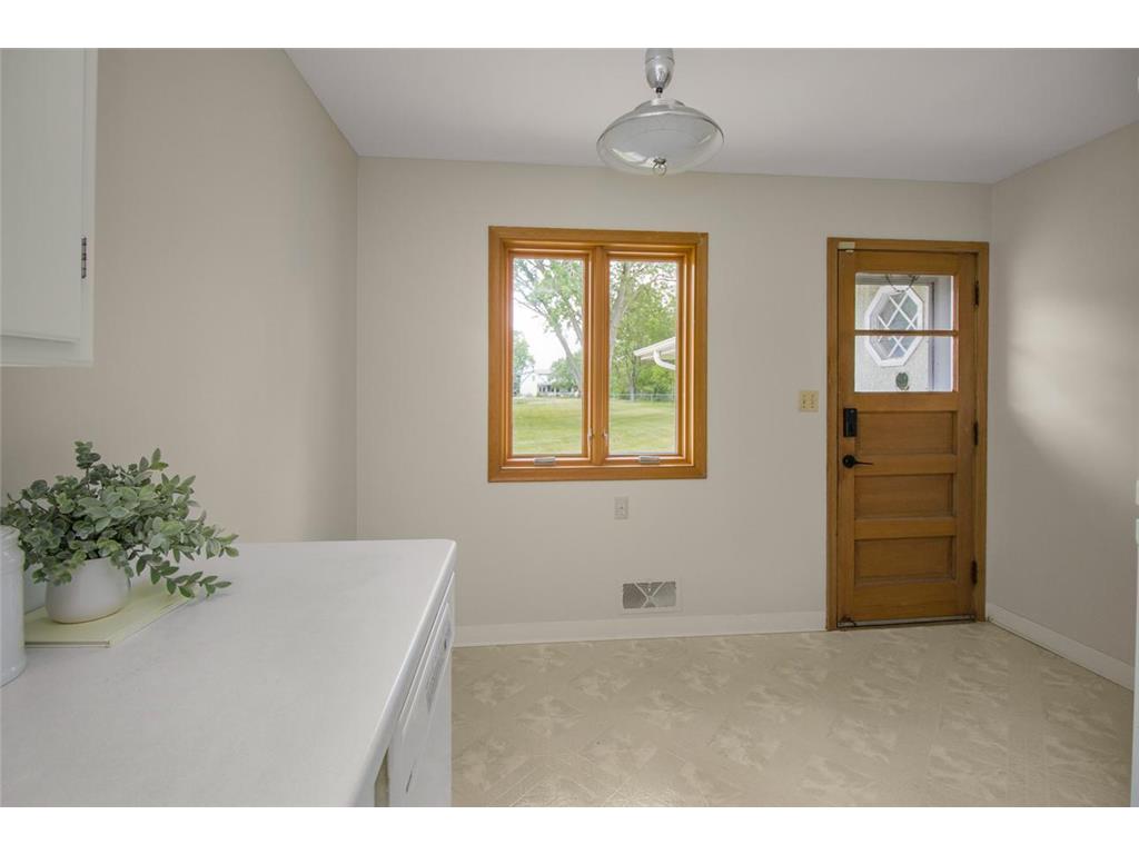 1957 Payne Avenue Maplewood MN 55117 7099357 image6