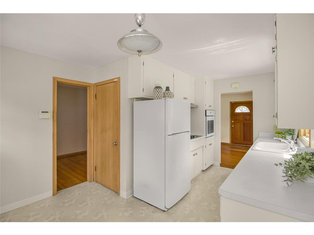 1957 Payne Avenue Maplewood MN 55117 7099357 image7