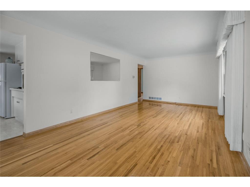 1957 Payne Avenue Maplewood MN 55117 7099357 image8