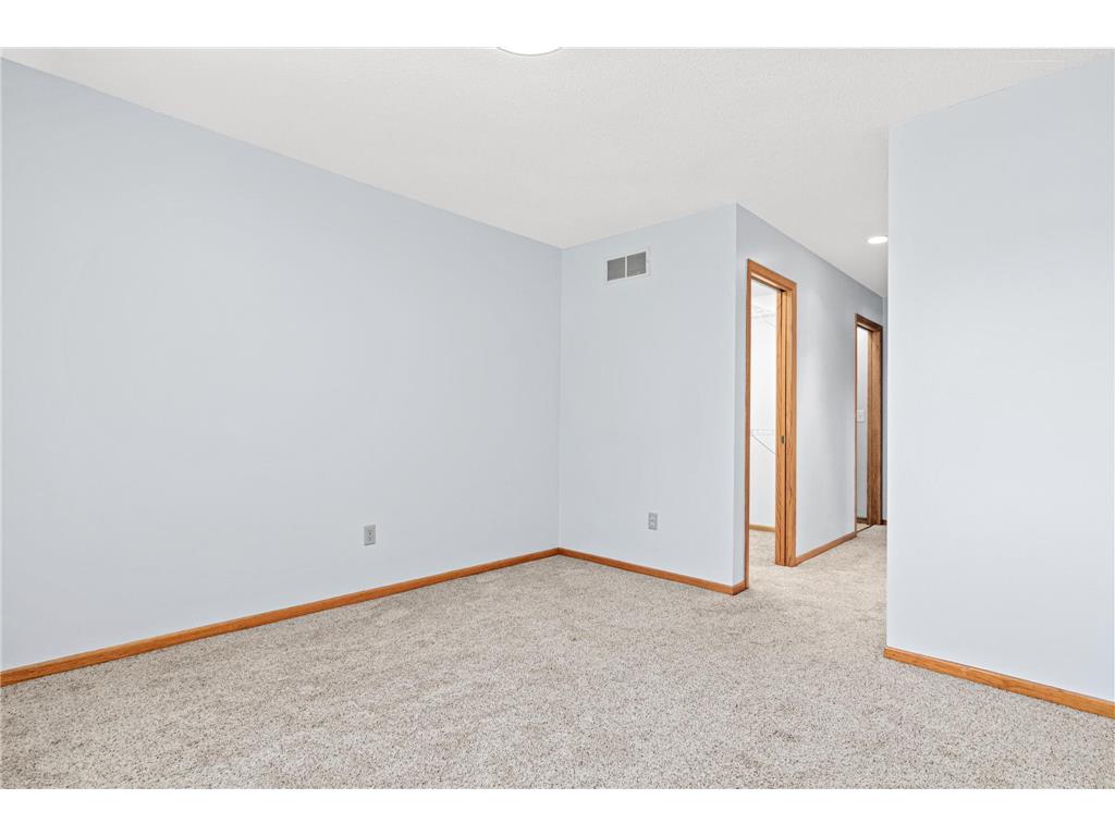 1958 Glenfield Court #25 Eagan MN 55122 7070428 image23
