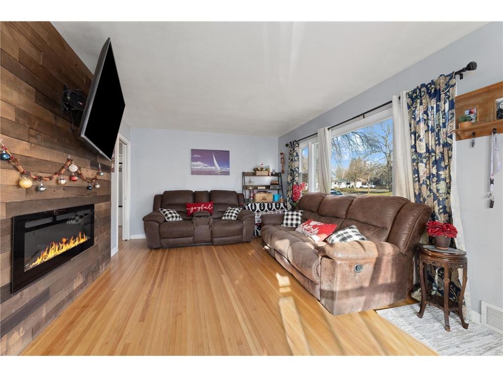 1959 Memory Lane, North Saint Paul, MN, 55109 MLS 6469096 Edina Realty