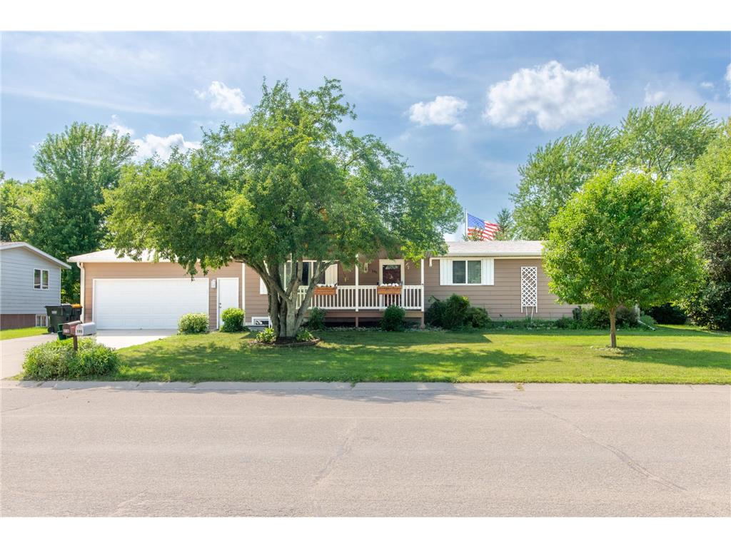 196 Hillcrest Avenue Spicer MN 56288 - Green 7057642 image1