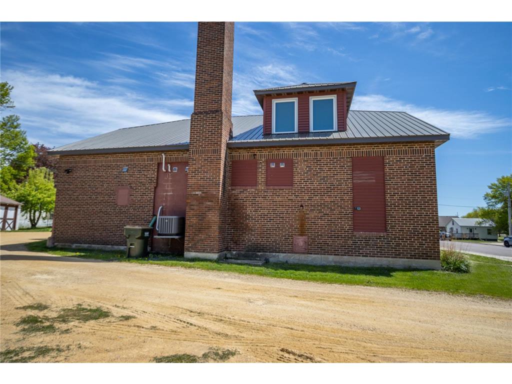 196 Main Street W Elysian MN 56028 7072611 image6