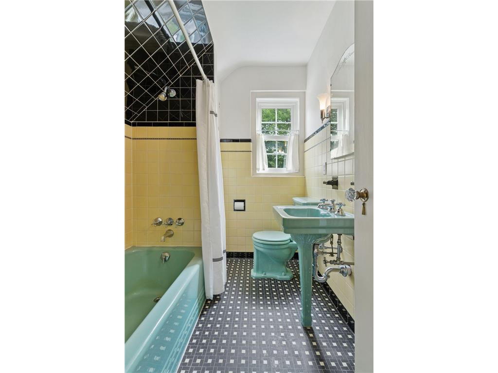 196 Mississippi River Boulevard S Saint Paul MN 55105 - Mississippi 6796925 image30