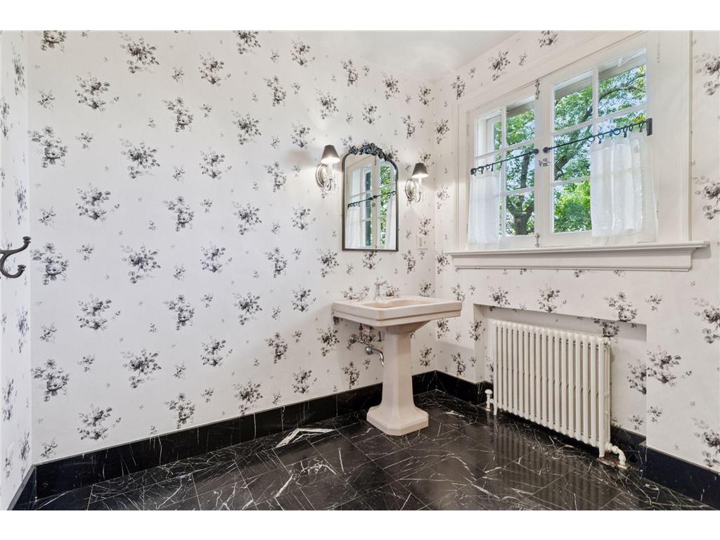 196 Mississippi River Boulevard S Saint Paul MN 55105 - Mississippi 6796925 image33