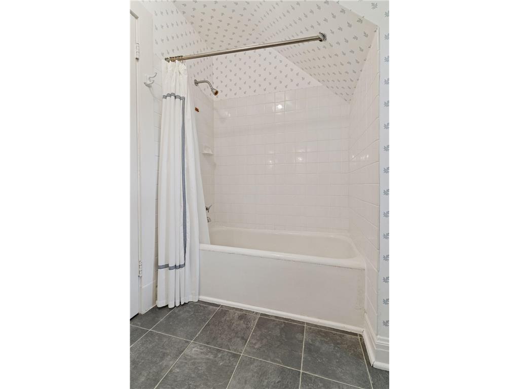 196 Mississippi River Boulevard S Saint Paul MN 55105 - Mississippi 6796925 image40