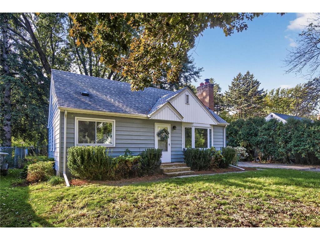 1960 Glenpaul Avenue Arden Hills MN 55112 6798112 image1