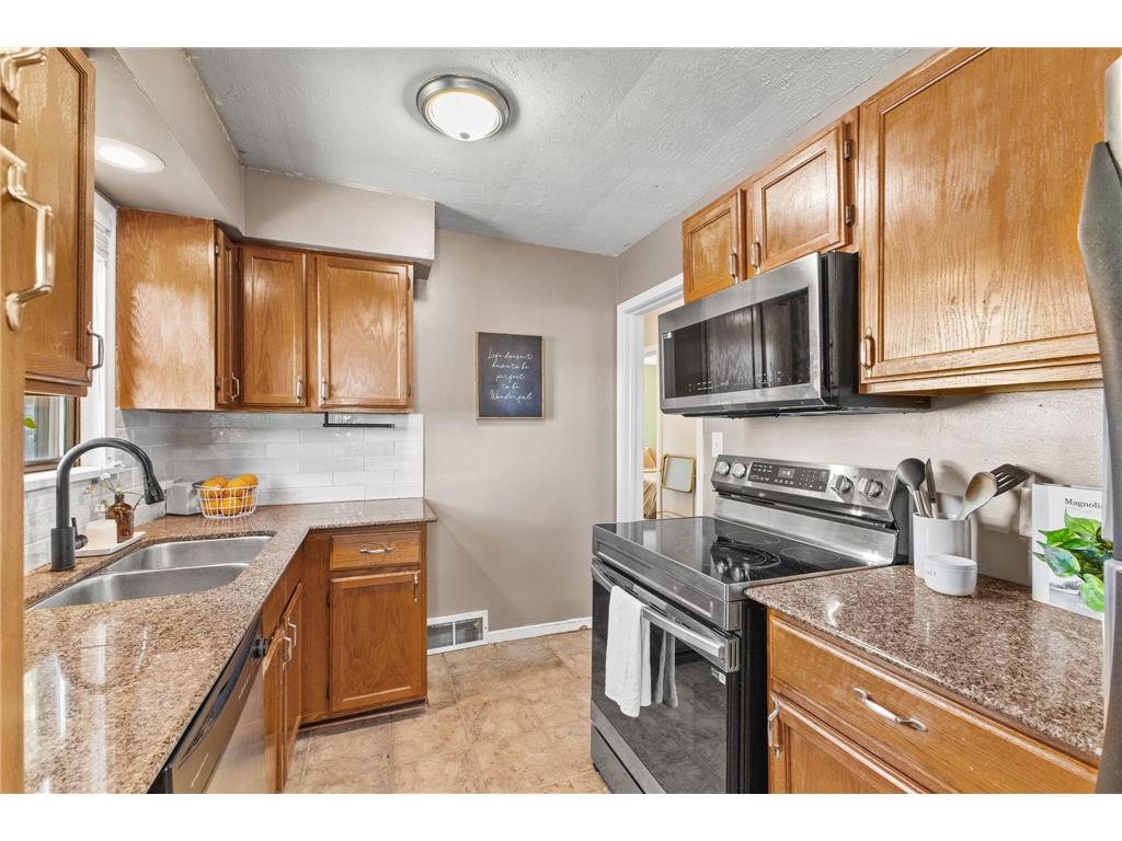 1965 Montana Avenue E Saint Paul MN 55119 7085064 image7