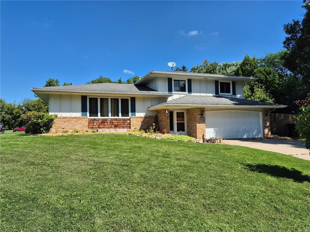 1966 14th Street NW New Brighton MN 55112 6778723 image1