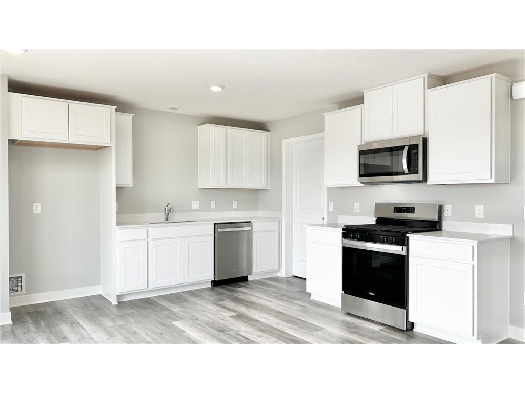 1966 Clearwater Terrace Shakopee MN 55379 6613978 image1