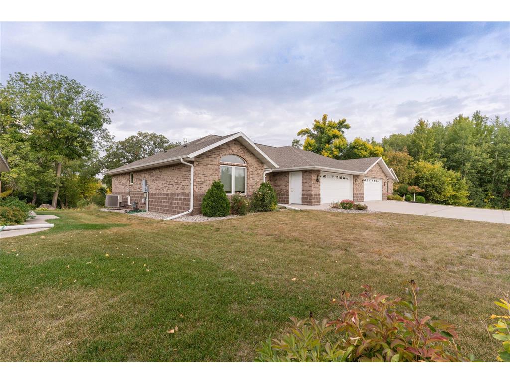 1967 Oakwood View Fergus Falls MN 56537 6438099 image1