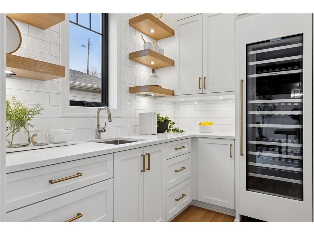 1967 Sheridan Avenue S Minneapolis MN 55405 7010605 image13