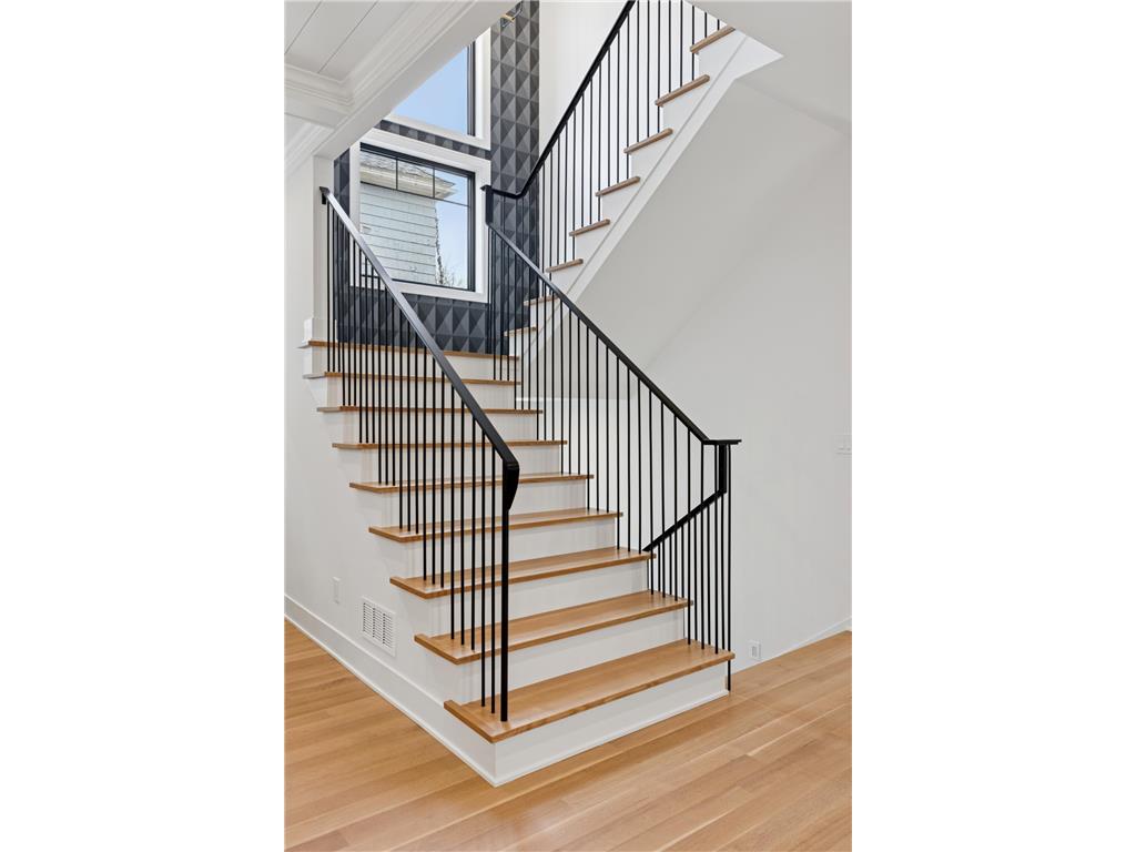 1967 Sheridan Avenue S Minneapolis MN 55405 7010605 image21