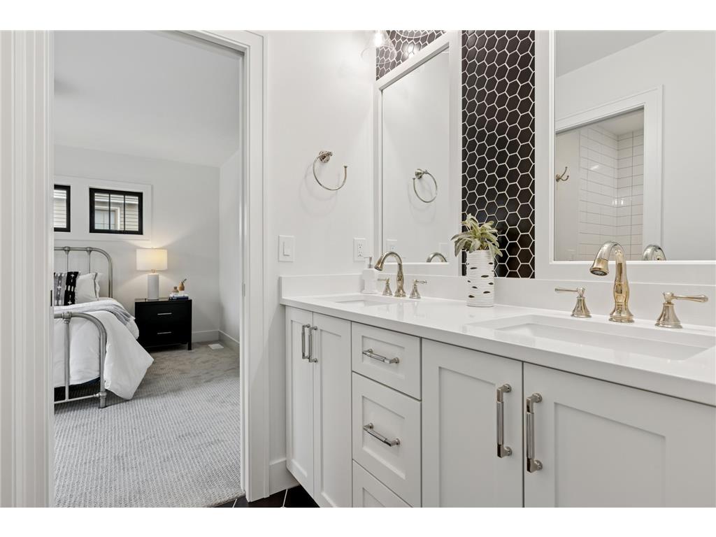 1967 Sheridan Avenue S Minneapolis MN 55405 7010605 image26