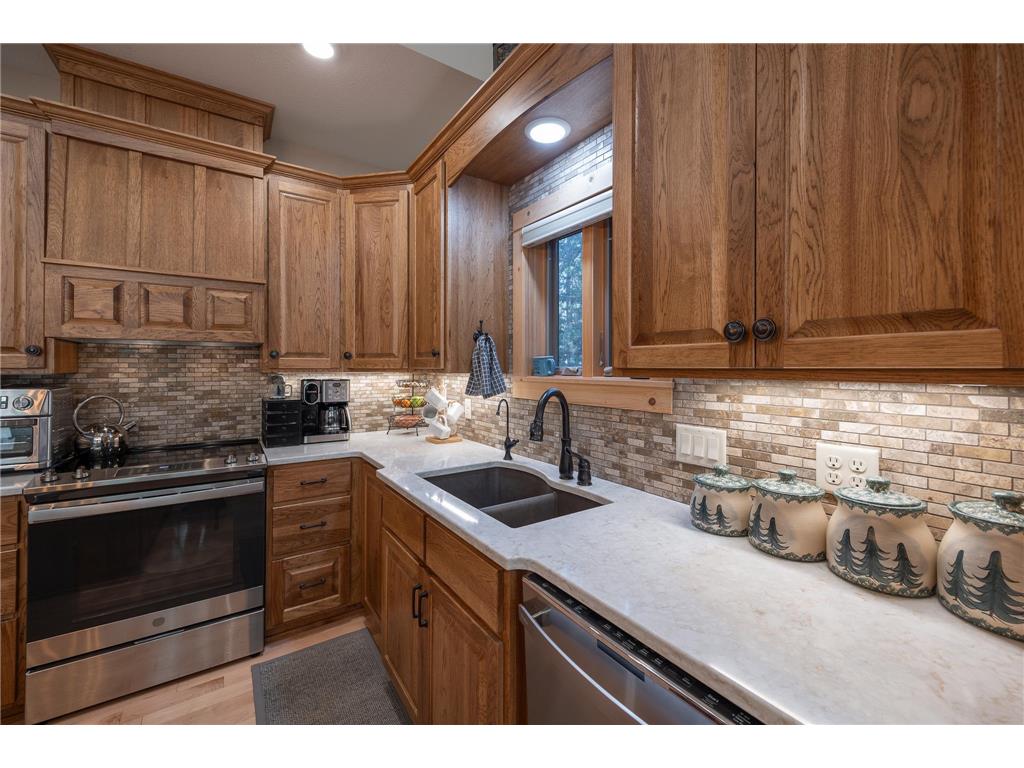 197 Broadwater Lane NE Longville MN 56655 - Woman 6817582 image25