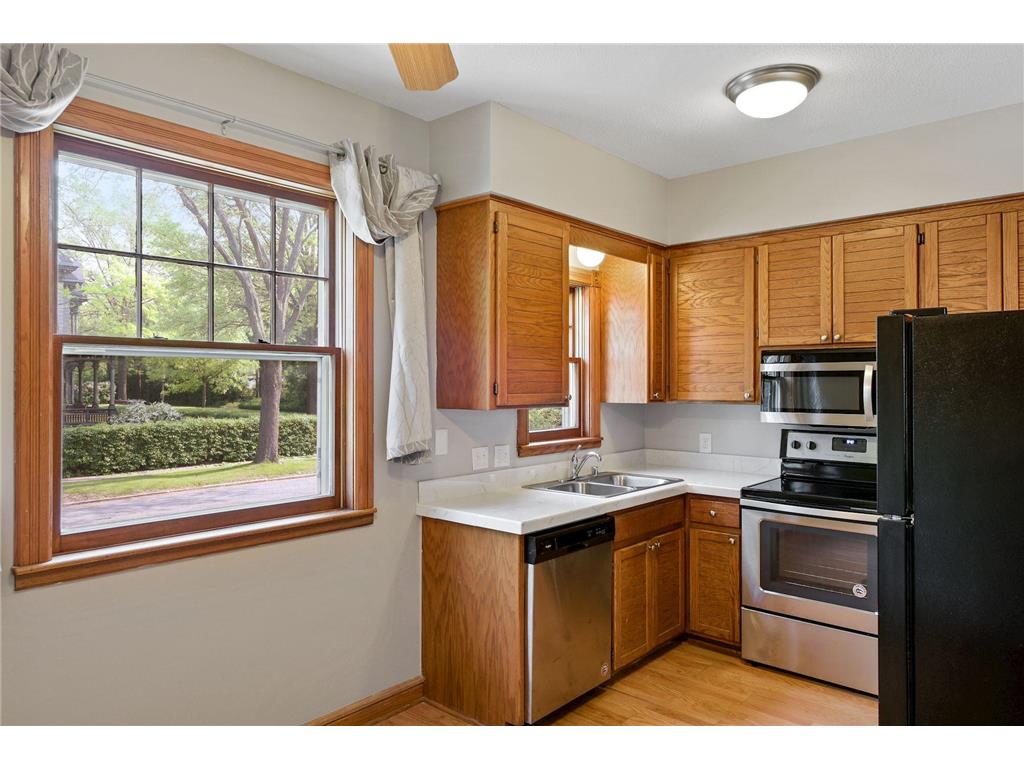 197 Kent Street Saint Paul MN 55102 7086068 image100