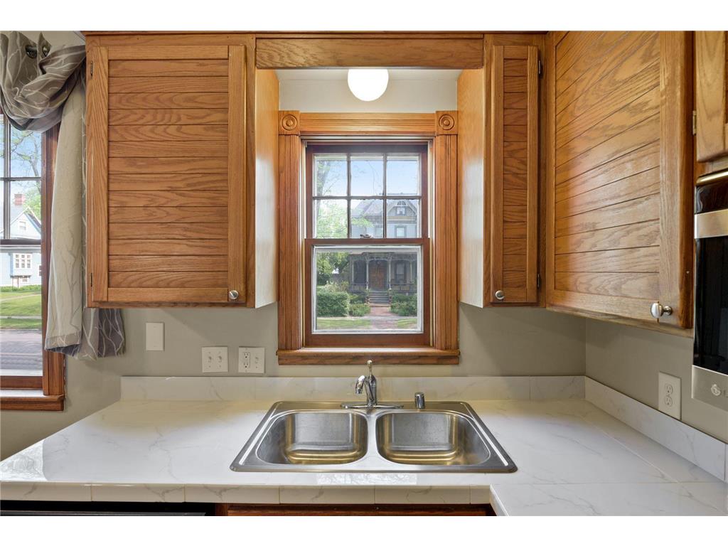 197 Kent Street Saint Paul MN 55102 7086068 image101
