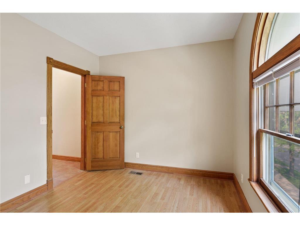 197 Kent Street Saint Paul MN 55102 7086068 image105