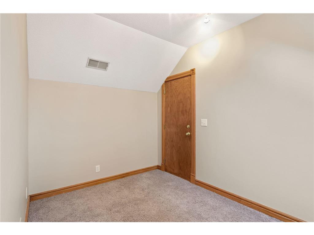 197 Kent Street Saint Paul MN 55102 7086068 image110