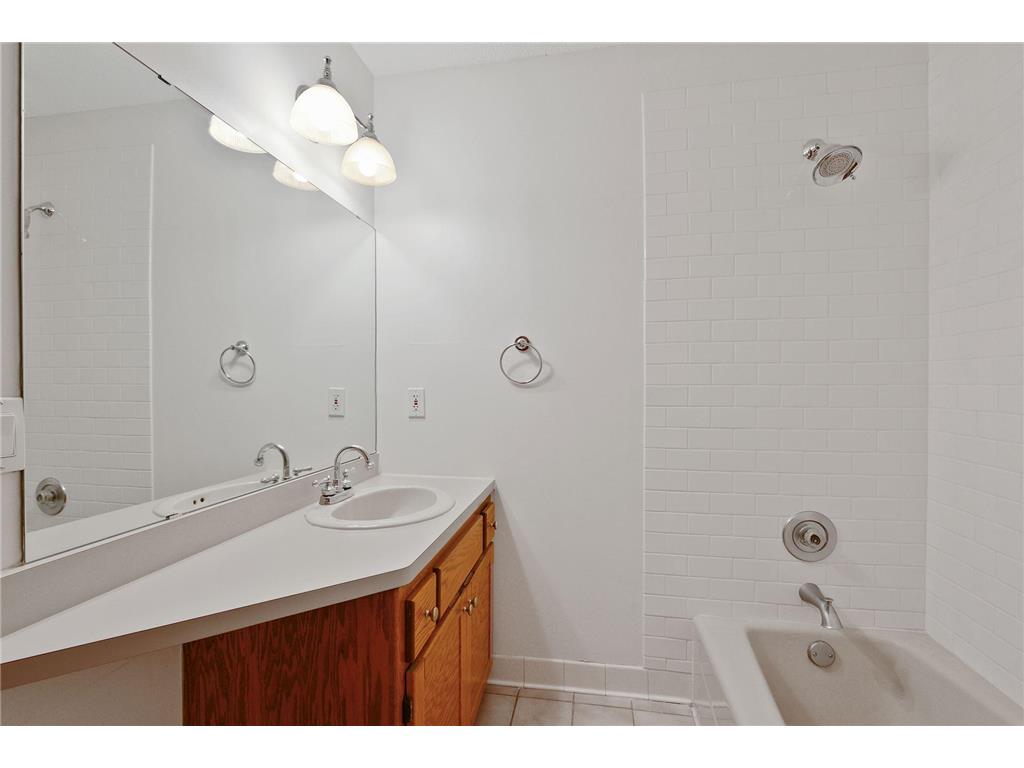 197 Kent Street Saint Paul MN 55102 7086068 image64