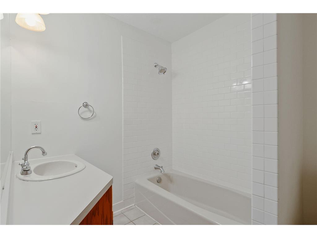 197 Kent Street Saint Paul MN 55102 7086068 image65