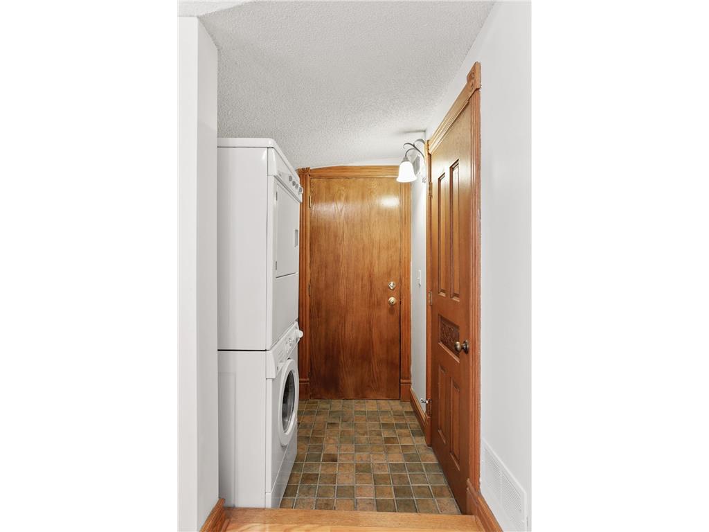 197 Kent Street Saint Paul MN 55102 7086068 image82