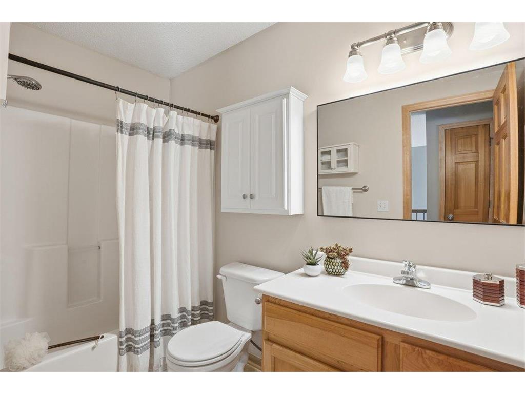 1971 Andrew Court Chanhassen MN 55317 7023052 image32