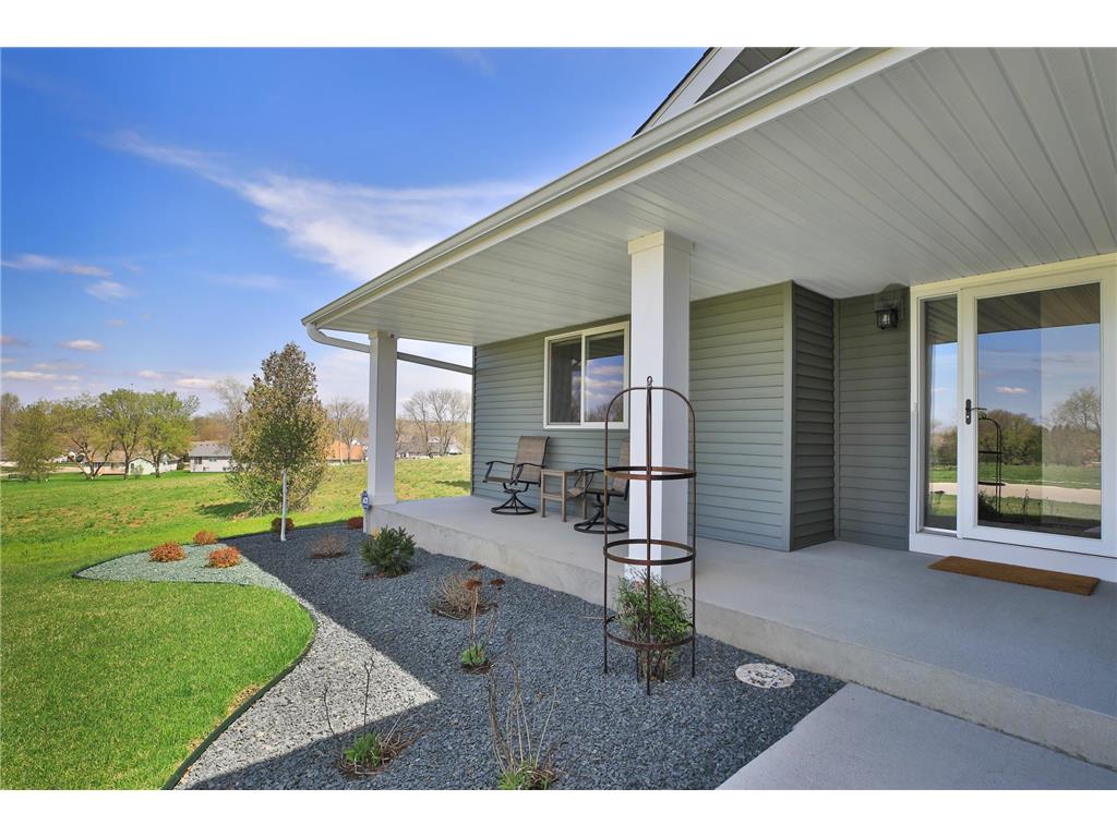 1975 13th Street NW Faribault MN 55021 6576986 image1