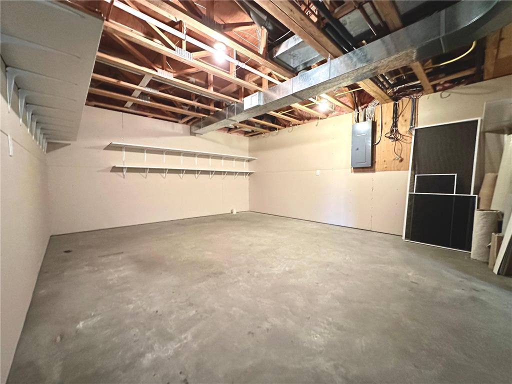 1976 Bay Street Worthington MN 56187 - Okabena 6720047 image48