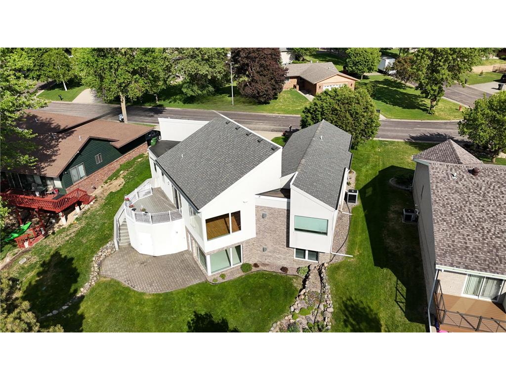 1976 Bay Street Worthington MN 56187 - Okabena 6720047 image5