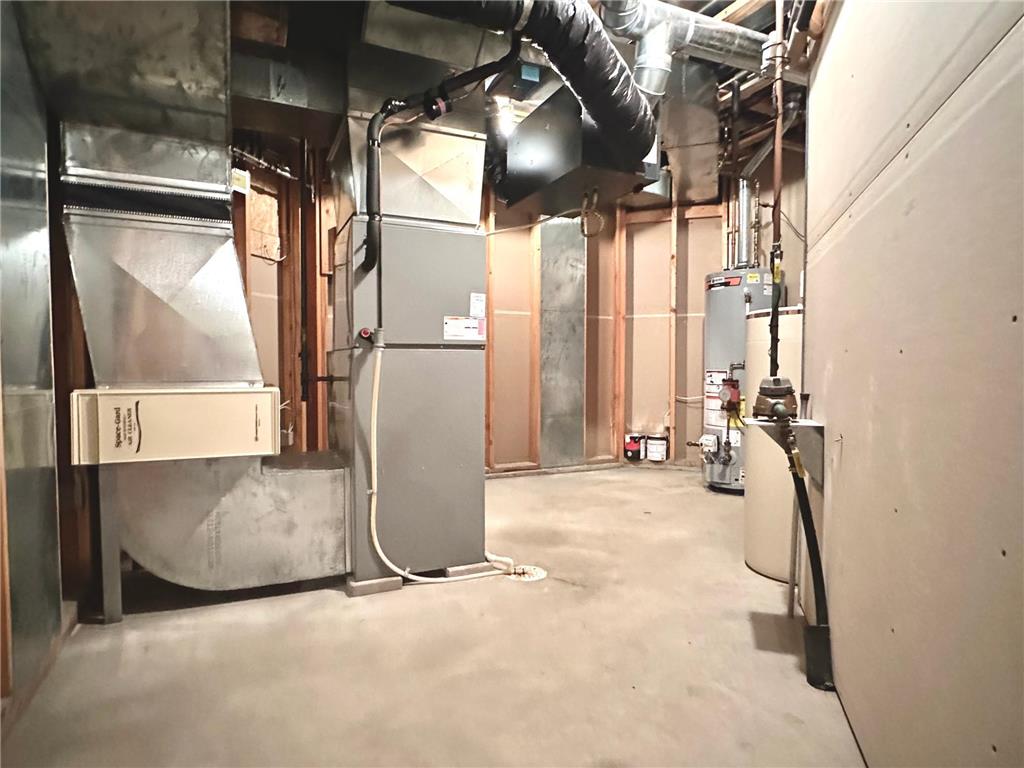 1976 Bay Street Worthington MN 56187 - Okabena 6720047 image50