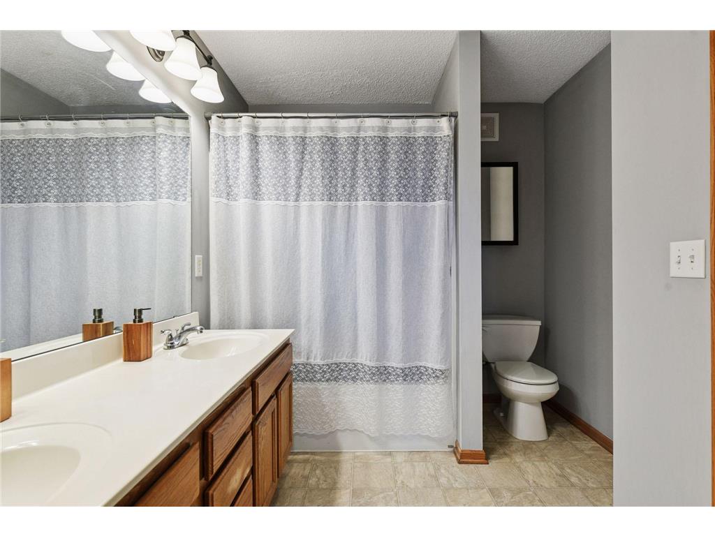 1976 Clover Ridge Drive Chaska MN 55318 6806588 image16