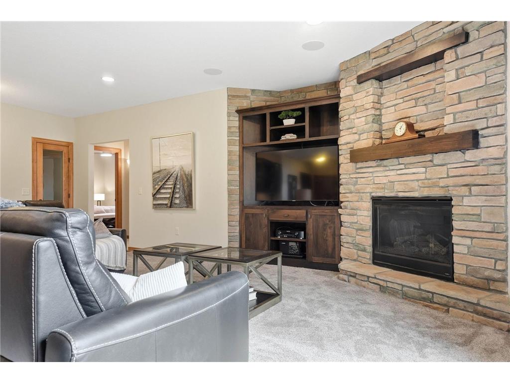1978 Thom Drive Arden Hills MN 55112 7007493 image35
