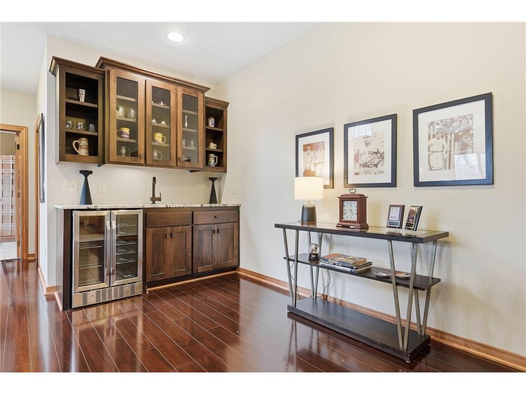 1978 Thom Drive Arden Hills MN 55112 7007493 image38